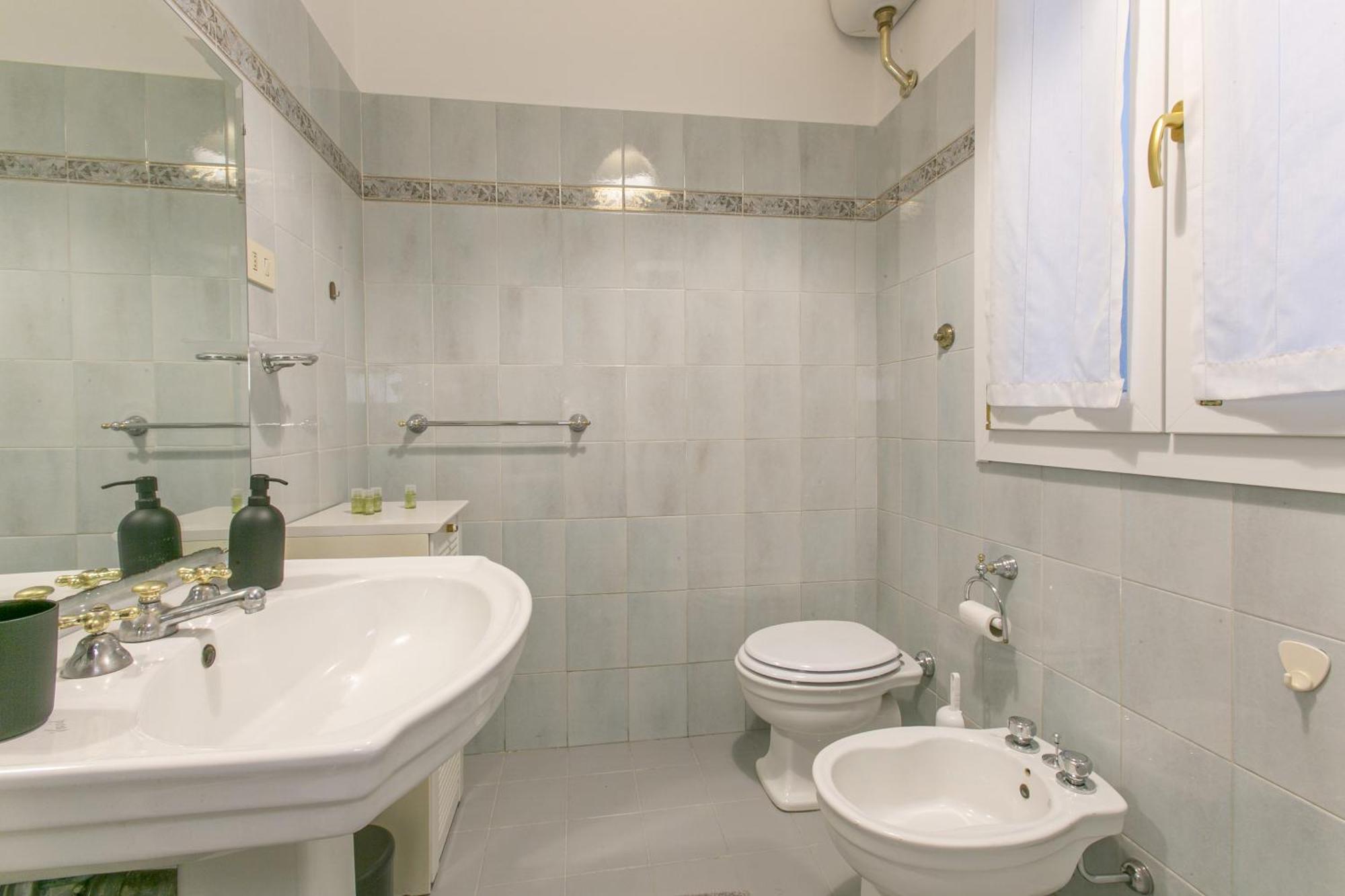 Modern 5 Minutes From Ponte Milvio Rom