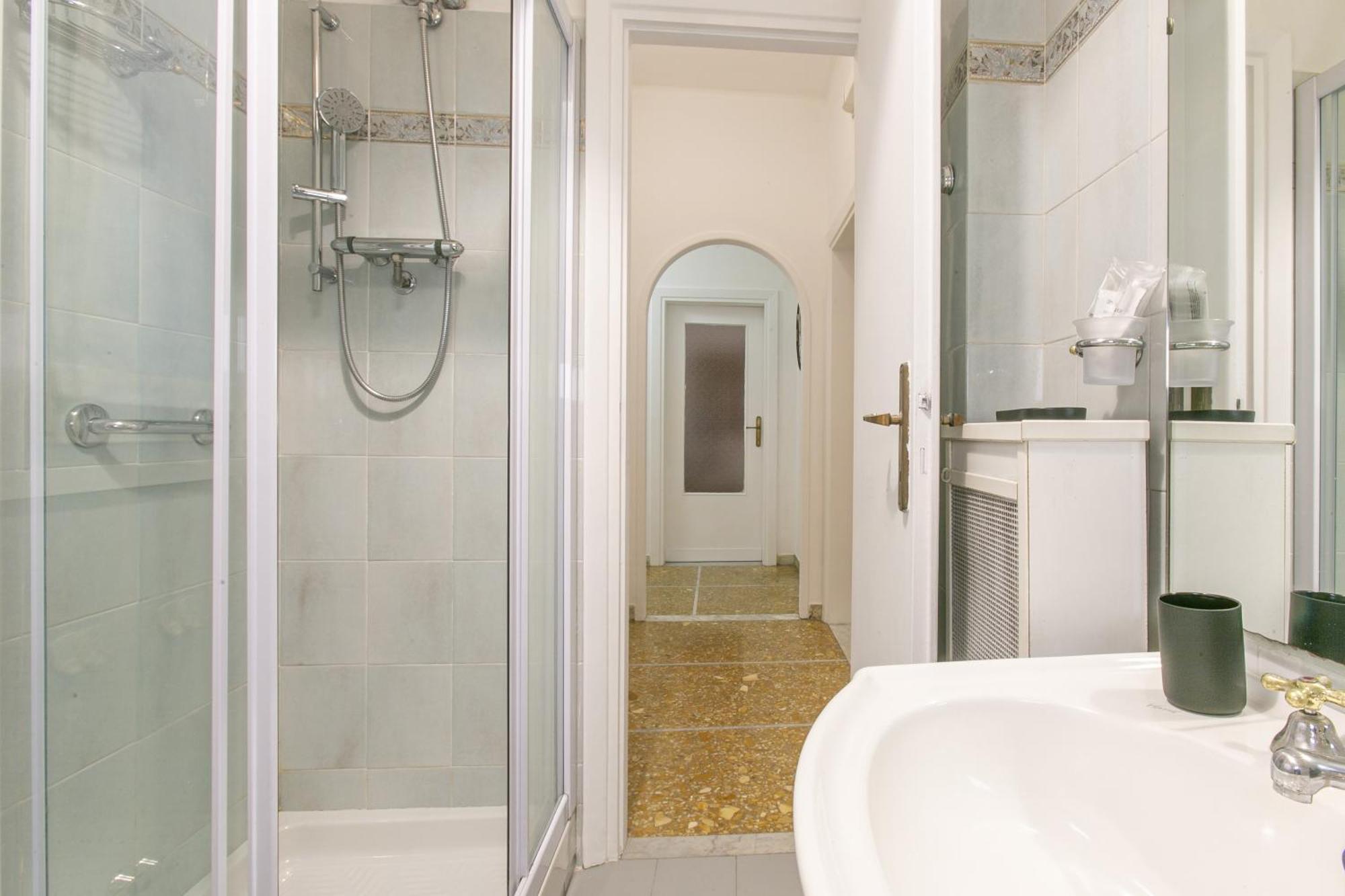 Modern 5 Minutes From Ponte Milvio Apartment *